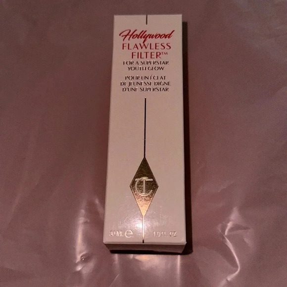 Charlotte tilbury HOLLYWOOD FLAWLESS FILTER
Deep Fonce 6.5. - Picture 1 of 3